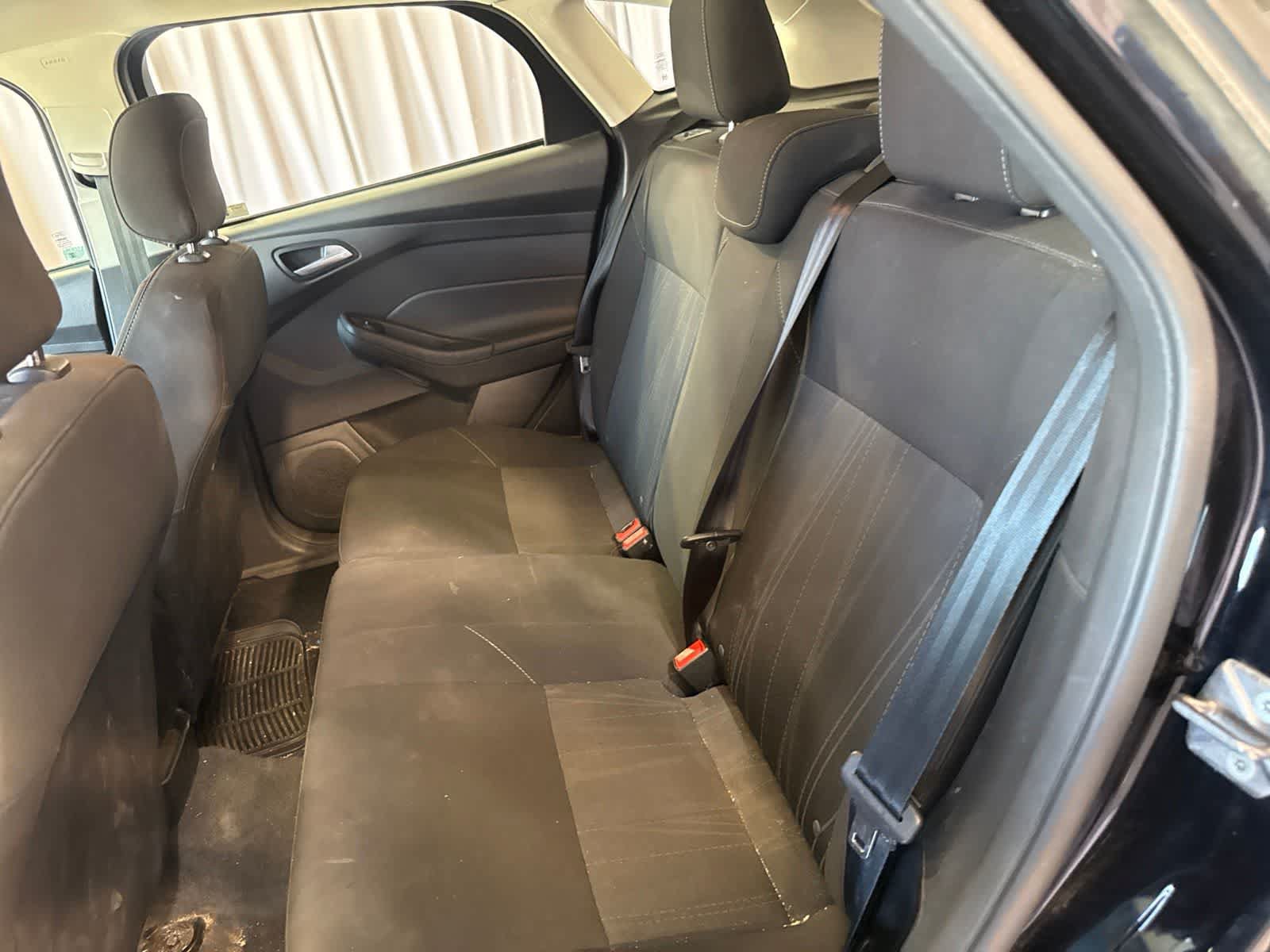 Used 2018 Ford Focus SE FWD image 17