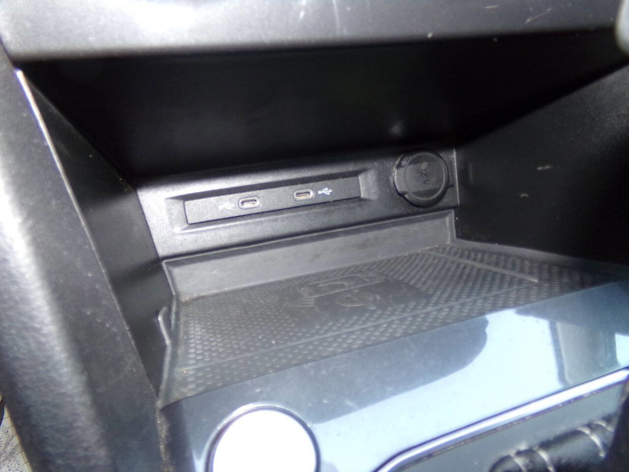 Used 2021 Volkswagen Tiguan SE image 57