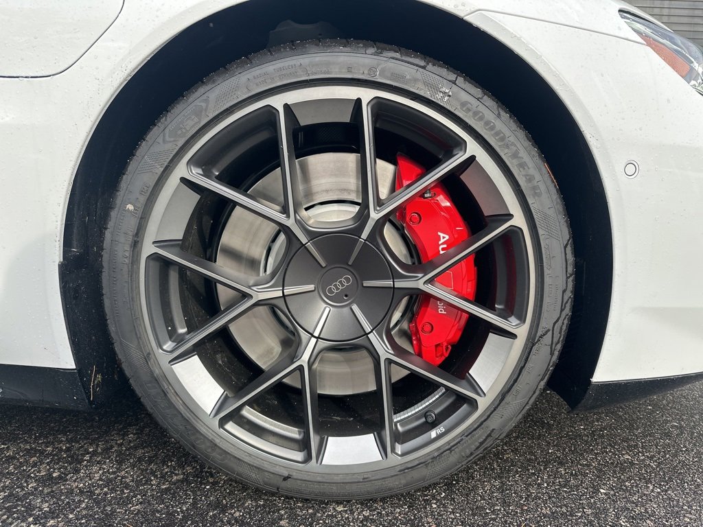 New 2026 Audi RS e-tron GT performance image 12