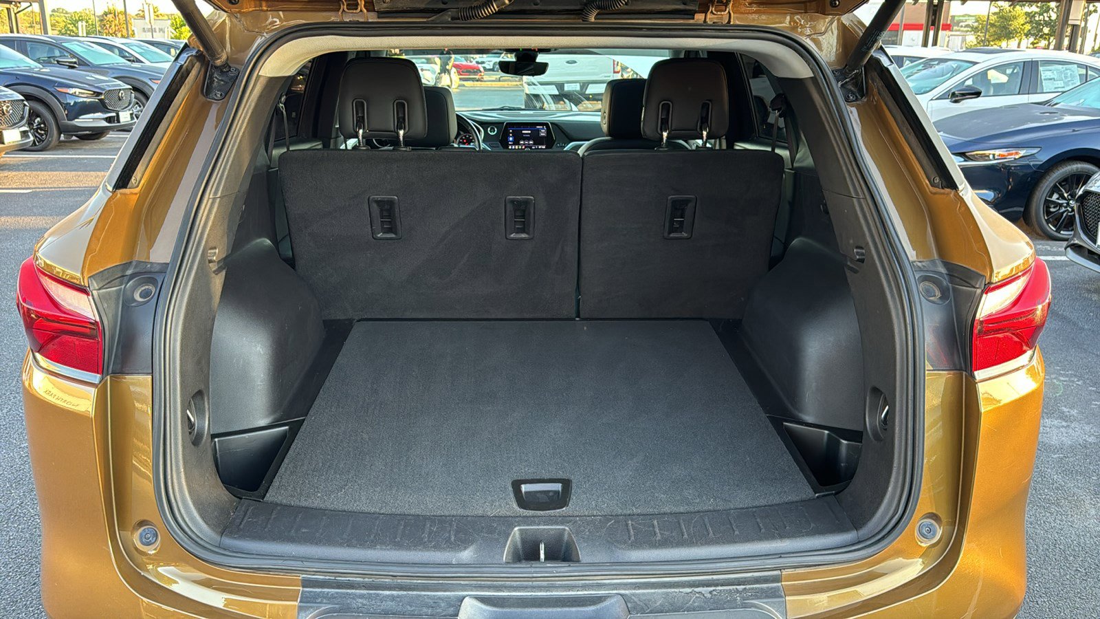 Used 2019 Chevrolet Blazer LT w/ Sun and Wheels Package FWD image 19