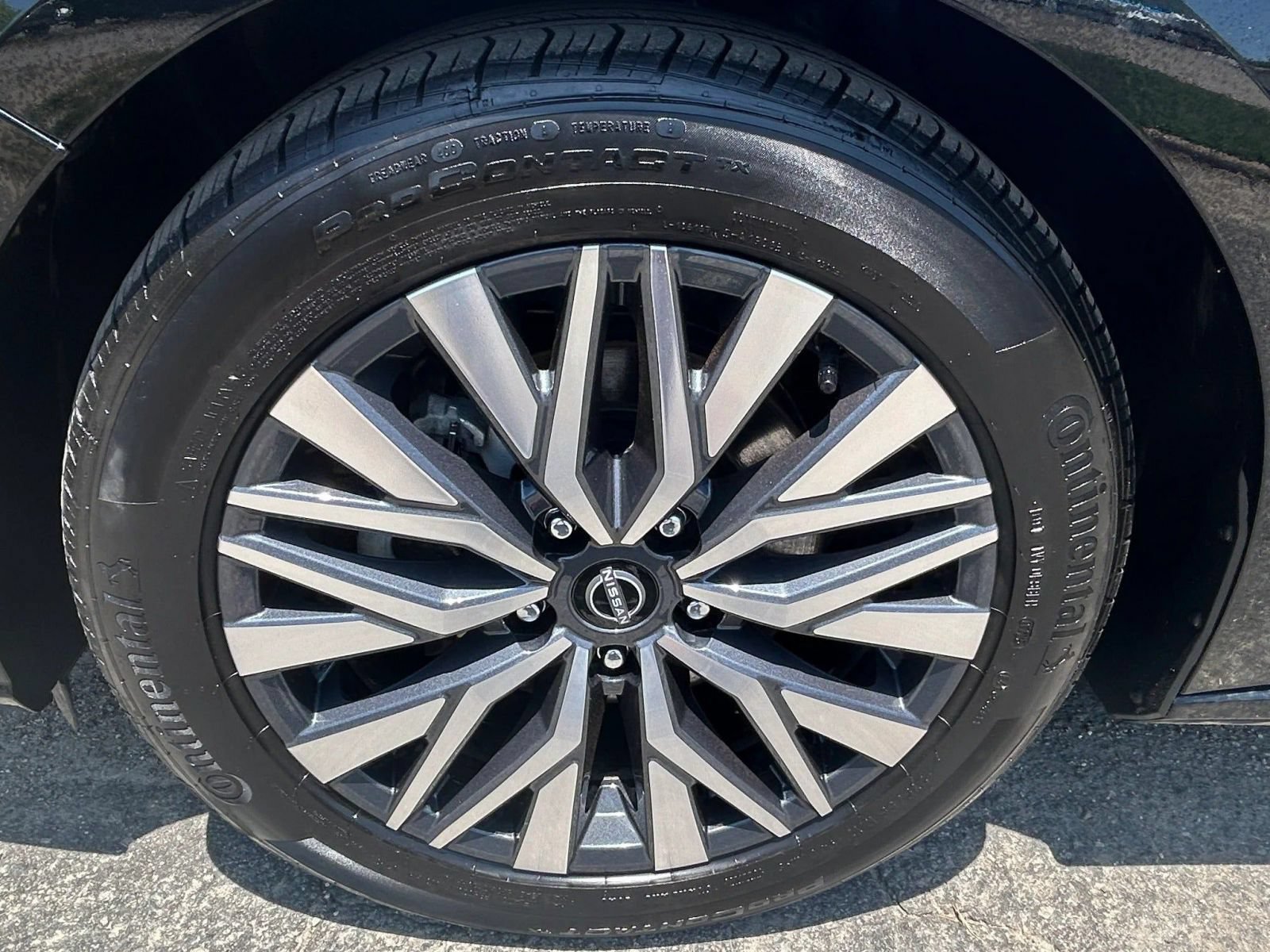 Used 2025 Nissan Altima 2.5 SV FWD image 30
