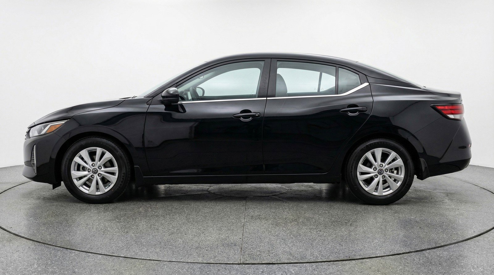 Used 2025 Nissan Sentra S FWD image 5
