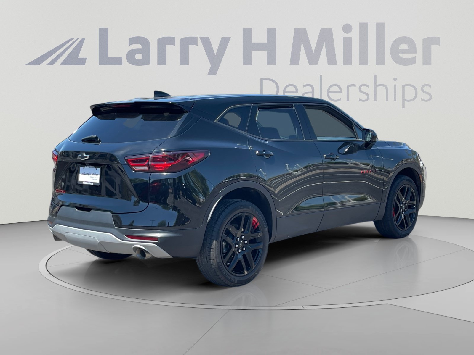 Used 2024 Chevrolet Blazer LT w/ Redline Edition FWD image 5