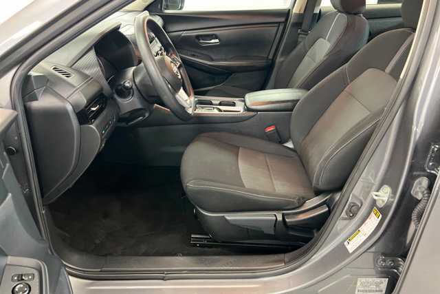 Used 2024 Nissan Sentra SV FWD image 17