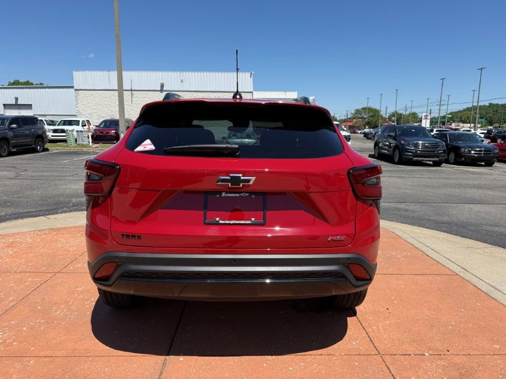 New 2026 Chevrolet Trax RS w/ Driver Confidence Package FWD image 5
