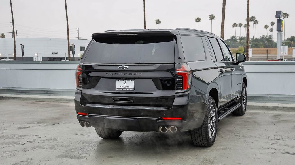 Used 2025 Chevrolet Suburban Z71 AWD/4WD image 8
