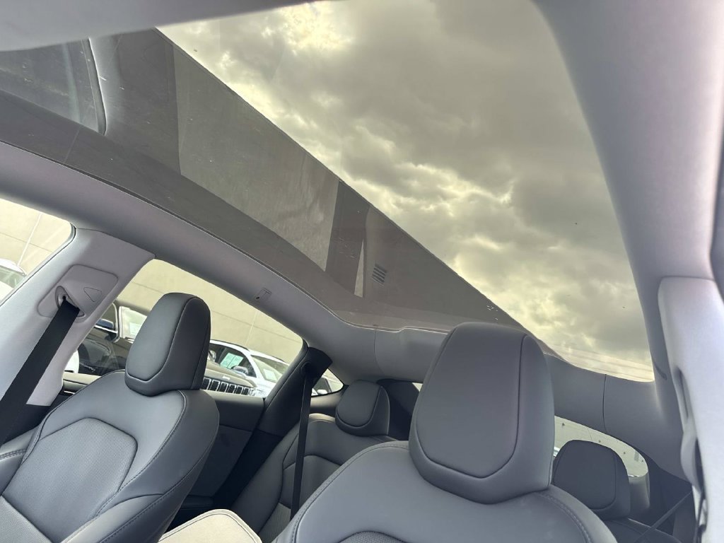 Used 2026 Tesla Model Y AWD image 16