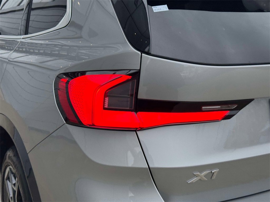 Certified 2025 BMW X1 xDrive28i w/ Premium Package image 10