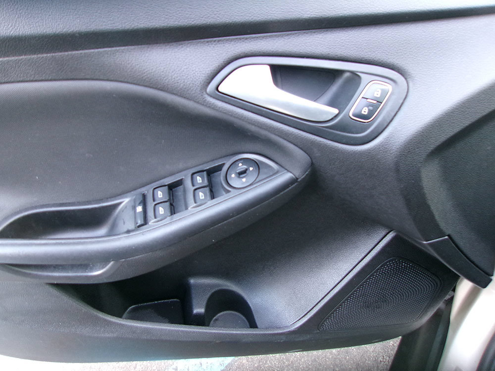 Used 2017 Ford Focus SE FWD image 16