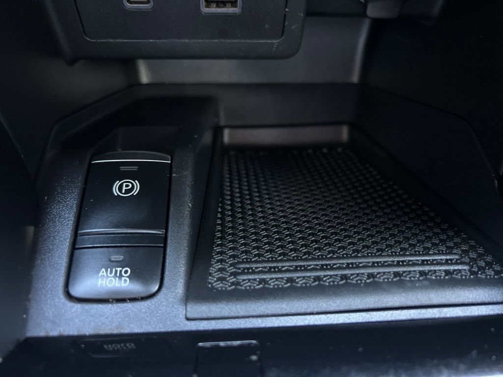 Used 2021 Nissan Kicks SV image 28