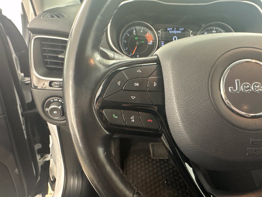 Used 2020 Jeep Cherokee Latitude Plus AWD/4WD image 9