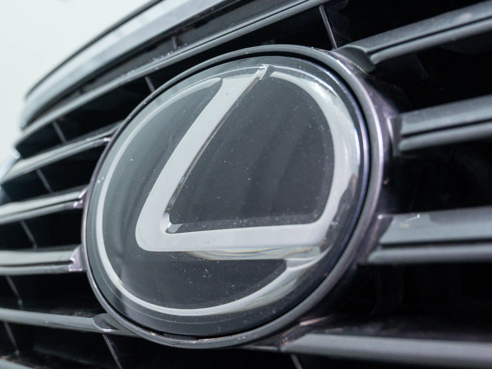 Used 2017 Lexus ES 350 w/ Luxury Package FWD image 5