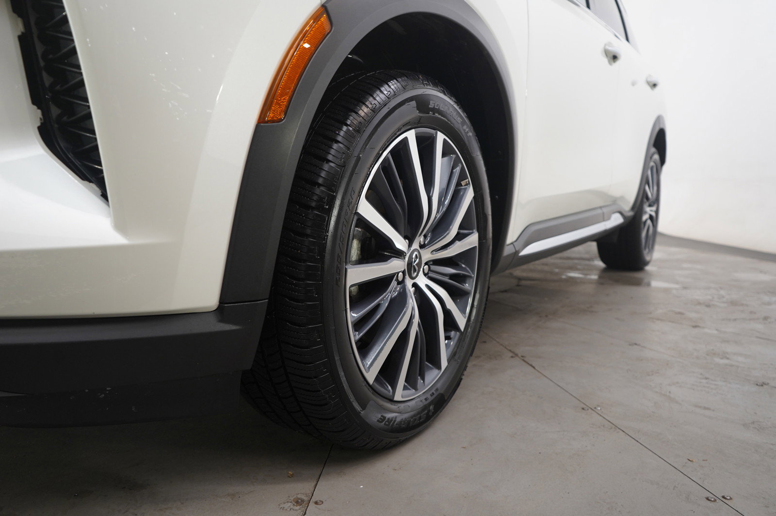 Used 2024 INFINITI QX60 Sensory AWD/4WD image 27