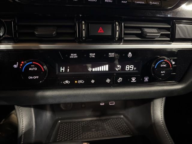 Used 2025 Nissan Pathfinder SL AWD/4WD image 28