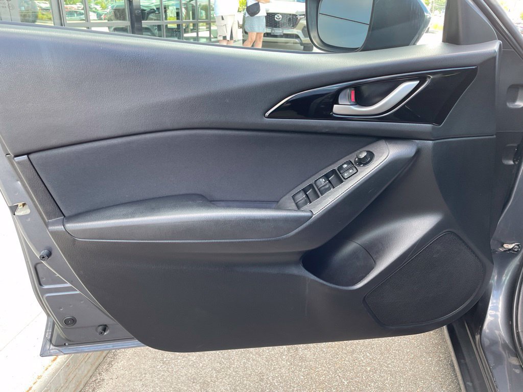 Used 2016 MAZDA MAZDA3 i Sport FWD image 9