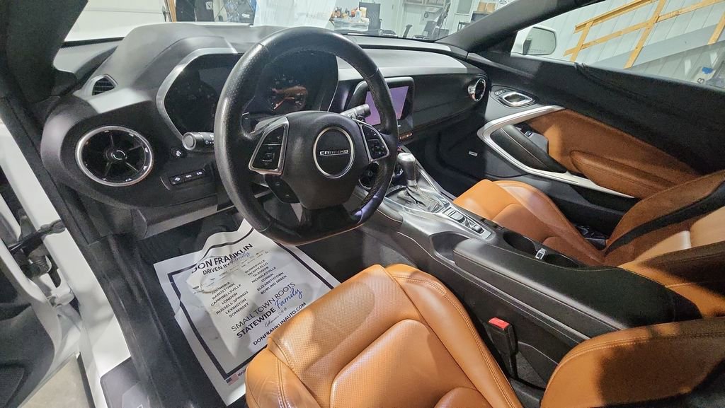 Used 2016 Chevrolet Camaro LT image 10