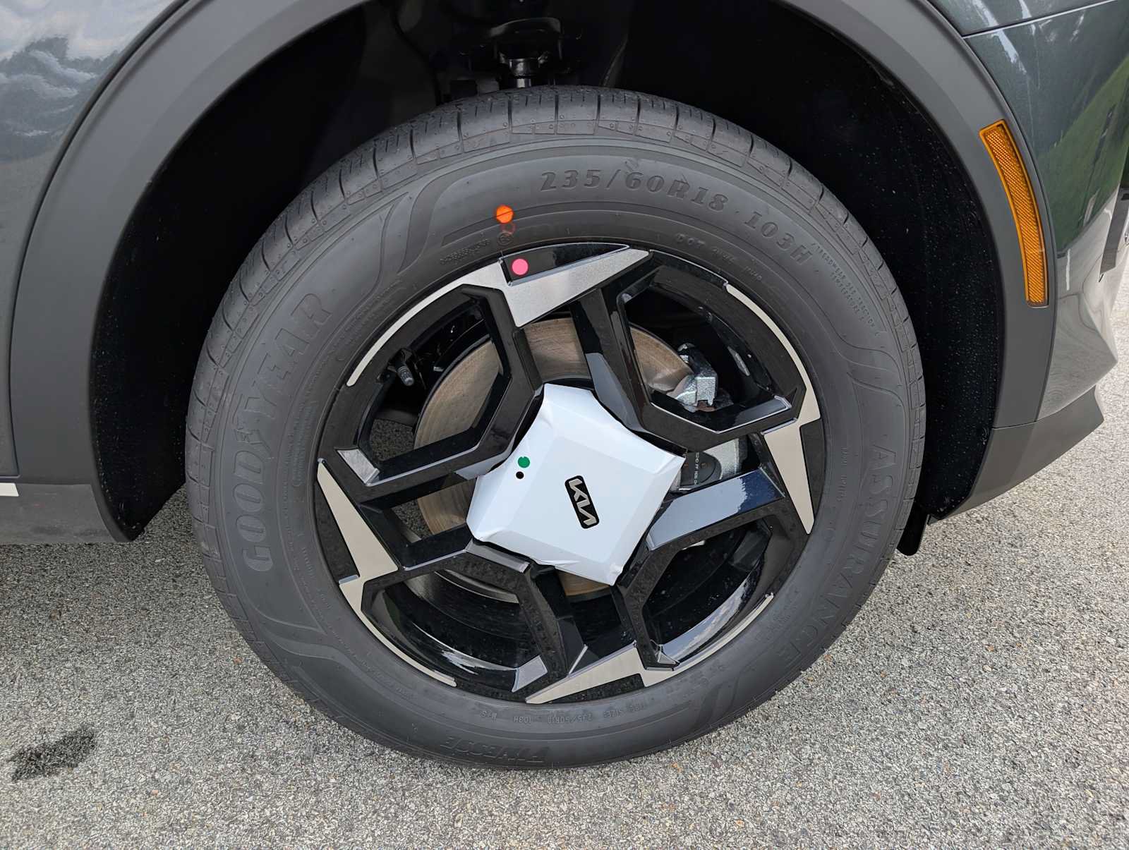 New 2026 Kia Sportage EX AWD/4WD image 3