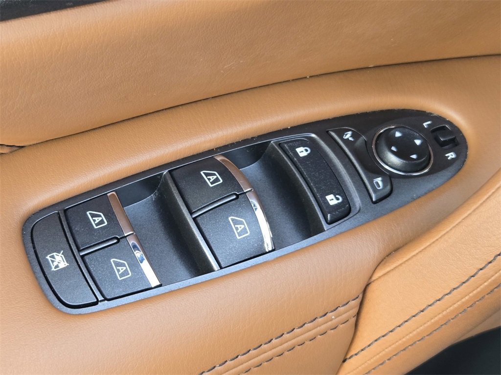 Used 2024 INFINITI QX80 Sensory image 17