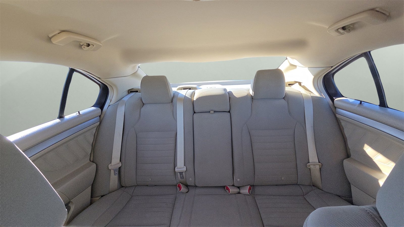 Used 2018 Ford Taurus SE image 15