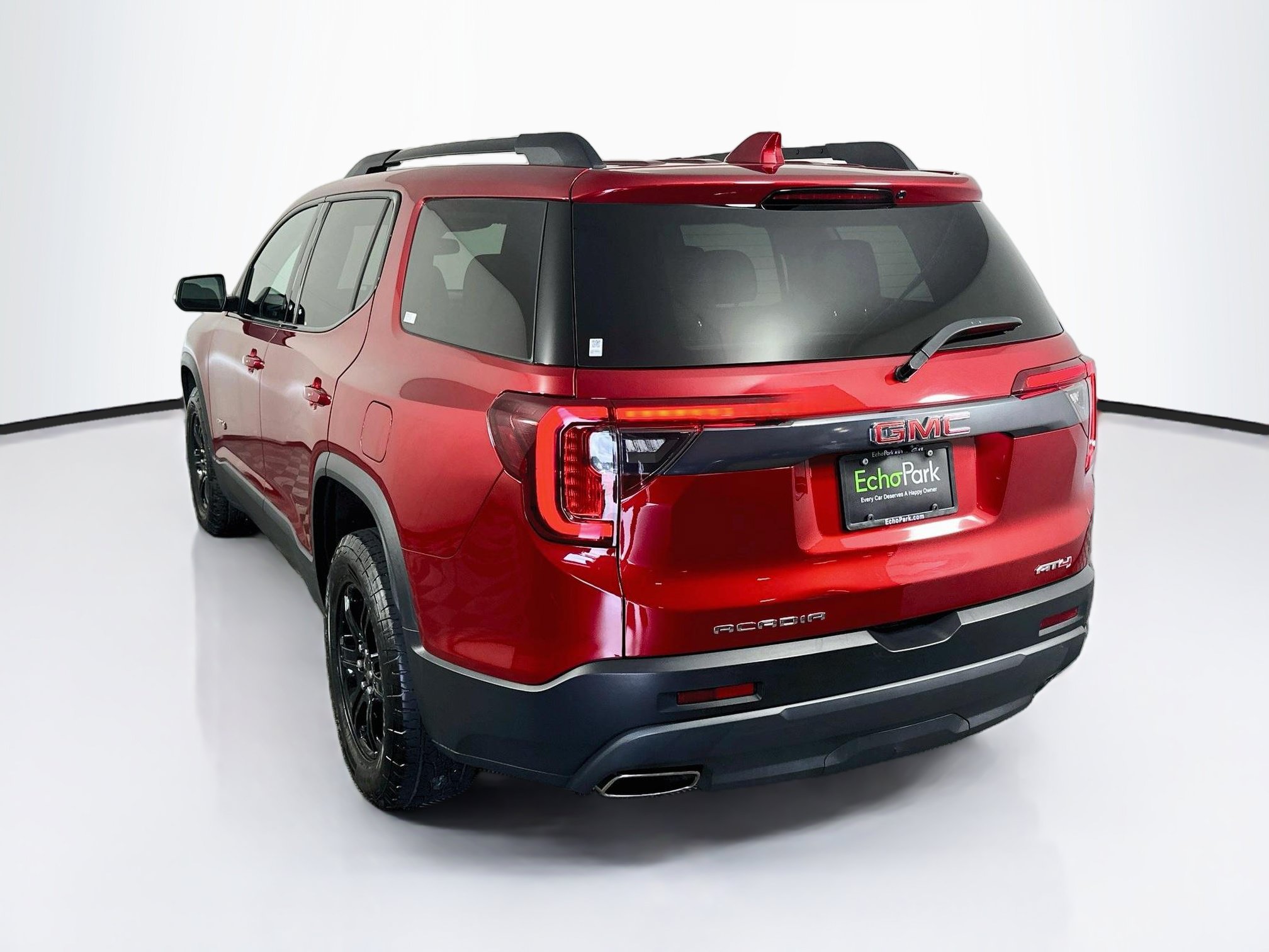 Used 2023 GMC Acadia AT4 w/ Technology Package AWD/4WD image 5