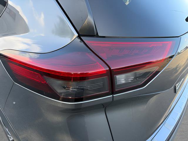 Used 2022 Nissan Rogue SV image 31