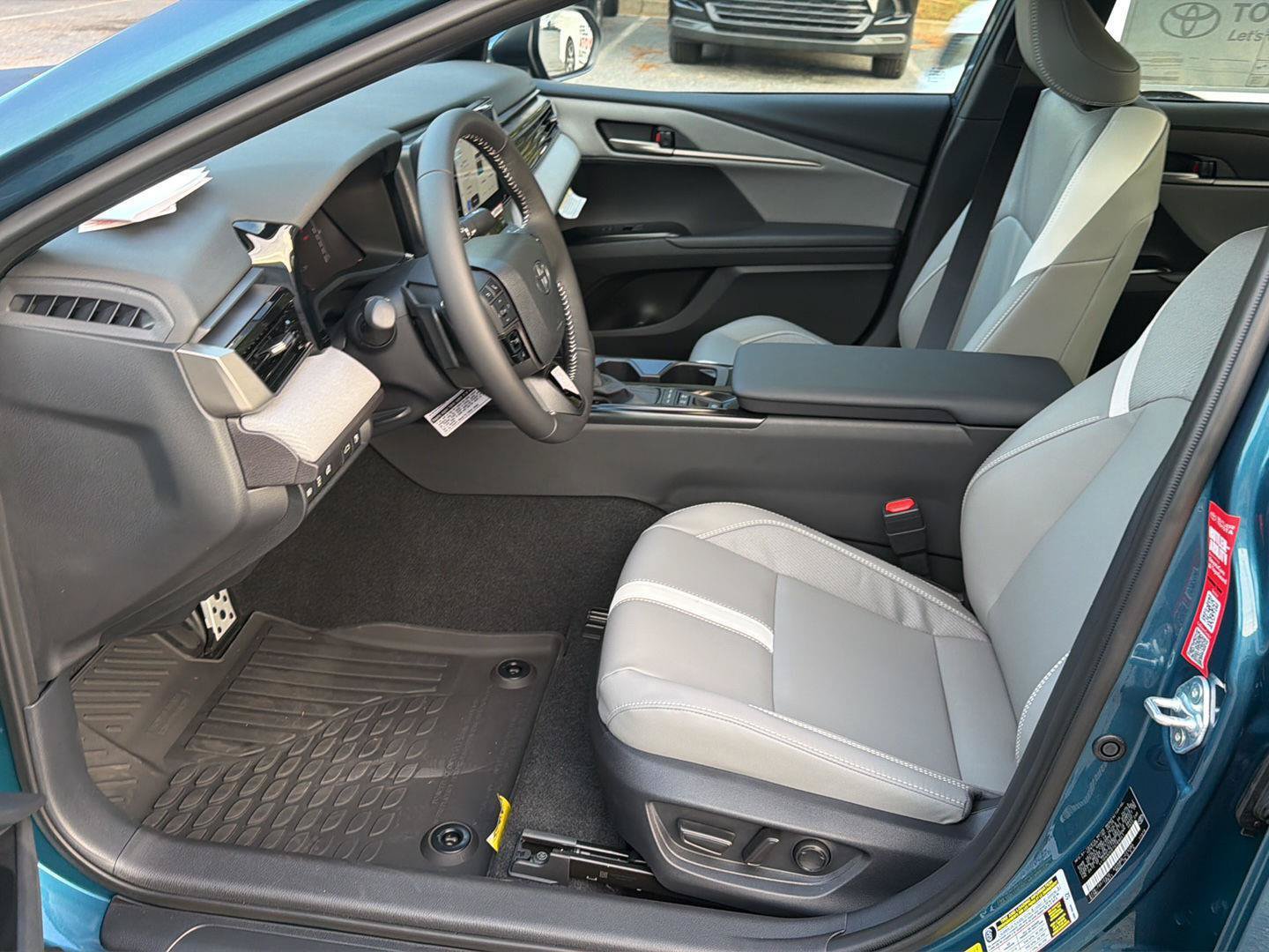 New 2026 Toyota Camry SE FWD image 10