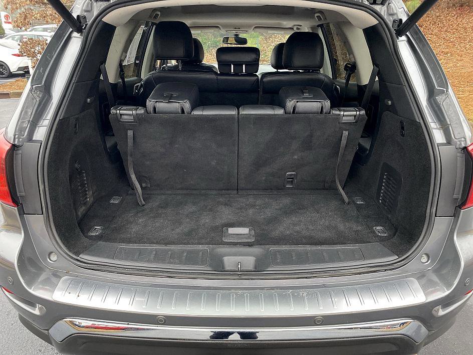 Used 2020 Nissan Pathfinder Platinum image 12