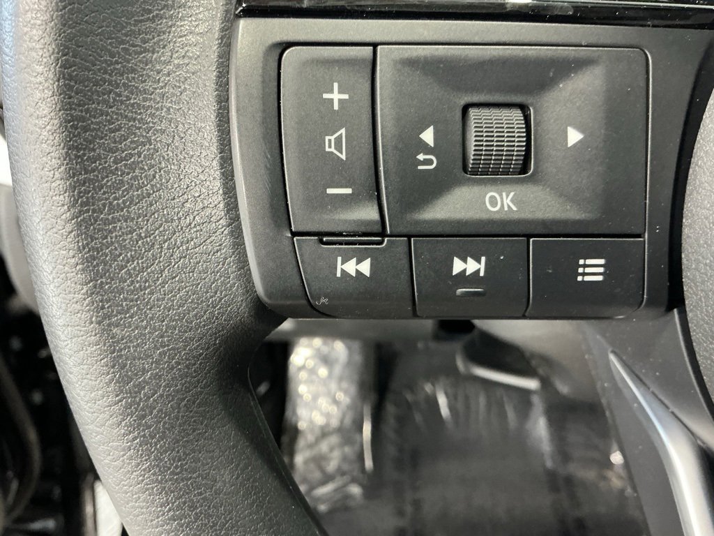 Used 2023 Nissan Rogue SV image 9