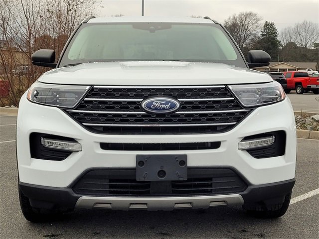 Used 2023 Ford Explorer XLT w/ Equipment Group 202A image 9