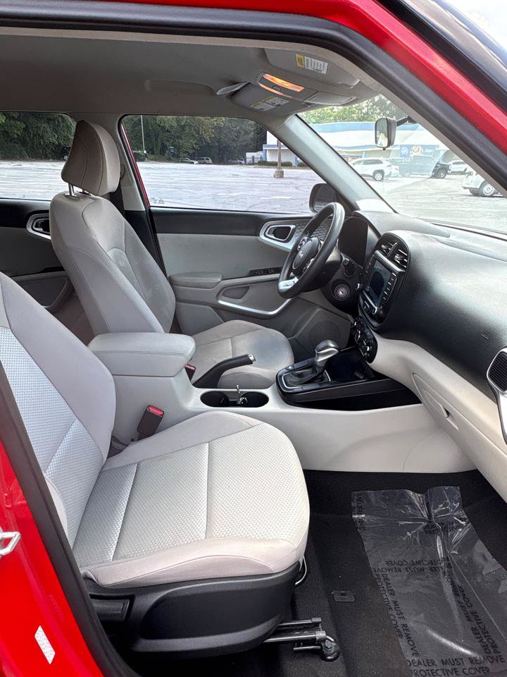 Used 2022 Kia Soul LX FWD image 17