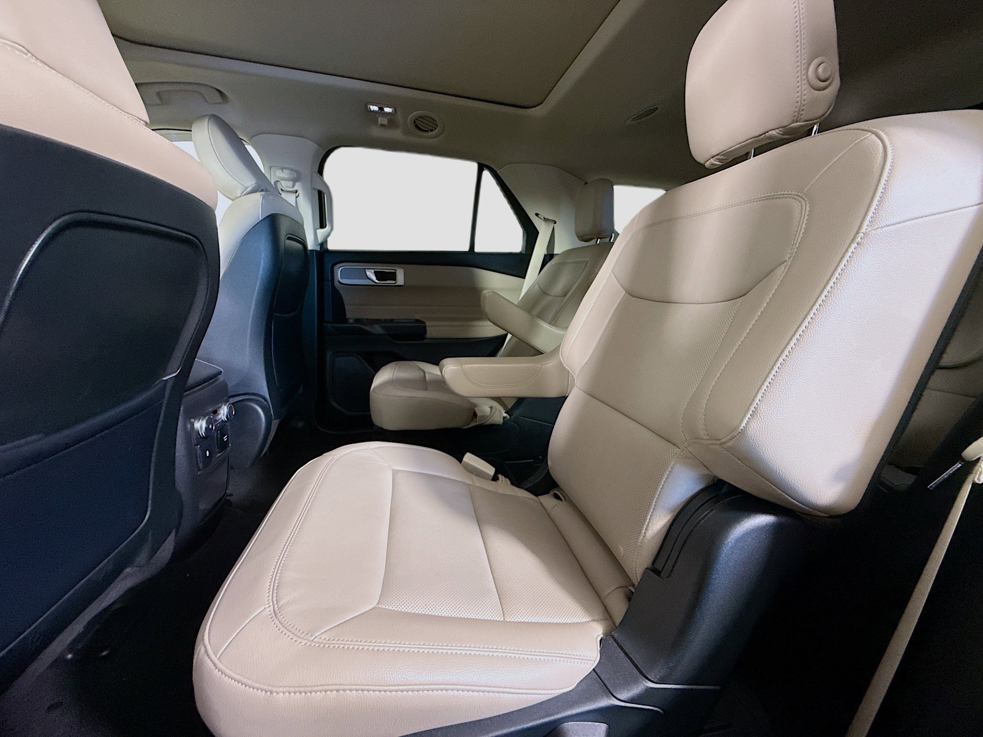 Used 2020 Ford Explorer Limited image 25