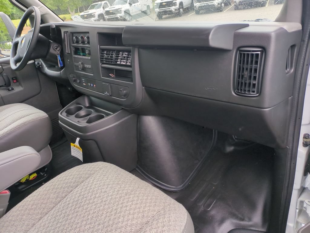 New 2025 Chevrolet Express 3500 w/ Power Convenience Package RWD image 28