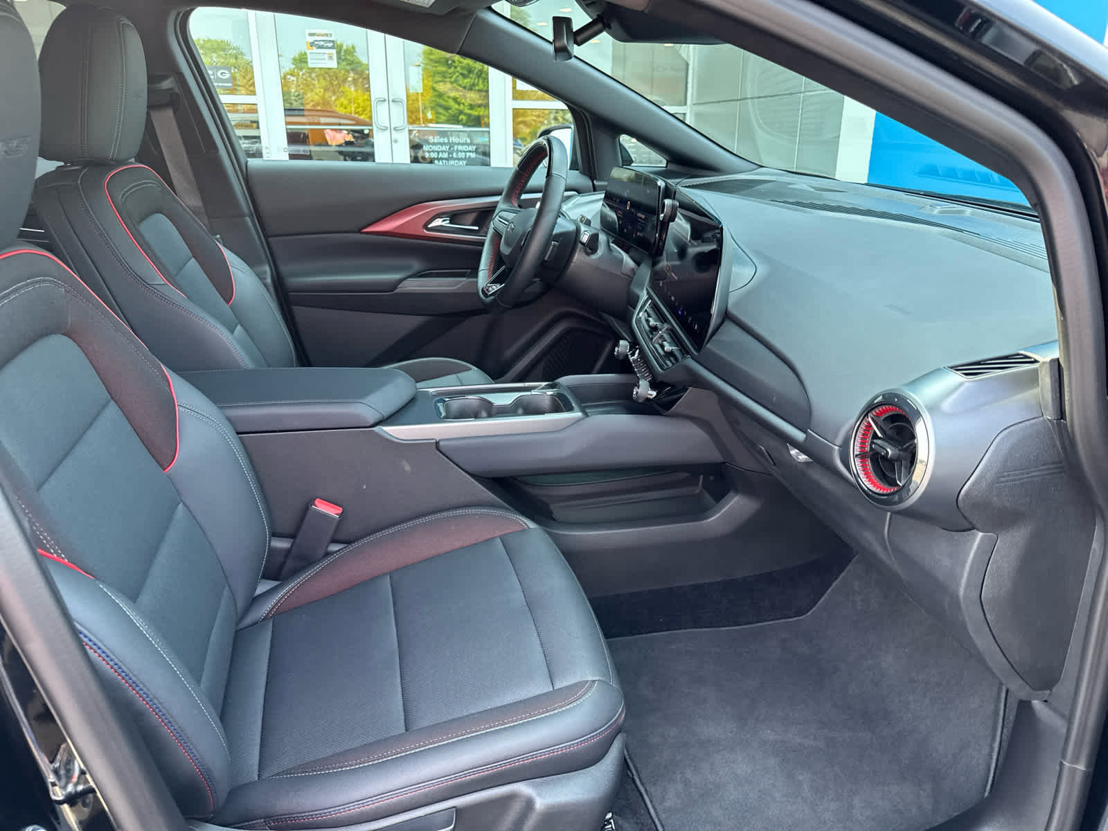 Certified 2024 Chevrolet Equinox EV RS image 4