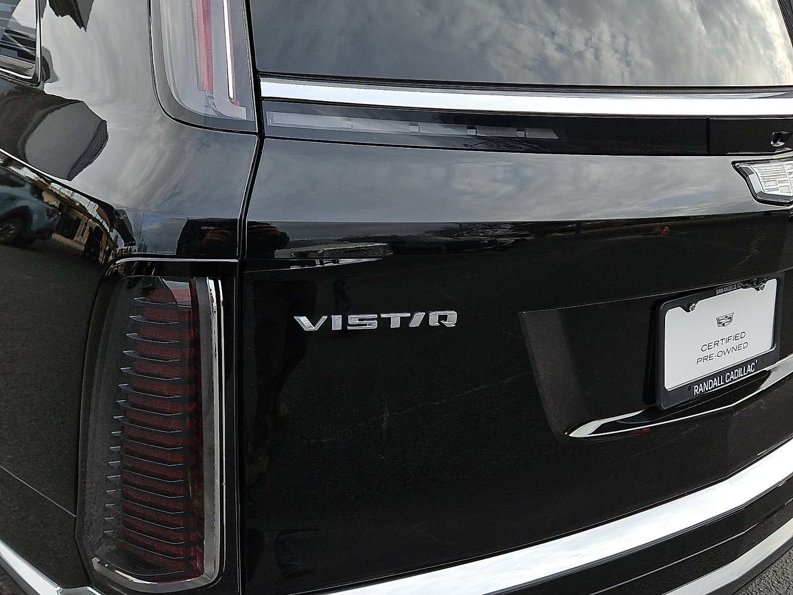 Certified 2026 Cadillac Vistiq Luxury image 4