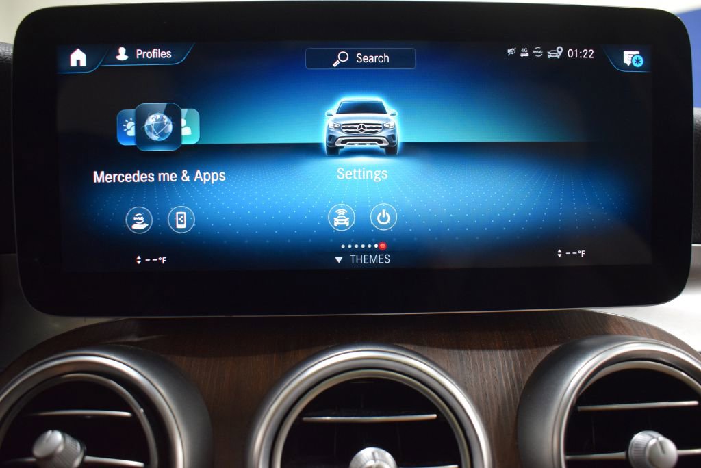 Used 2021 Mercedes-Benz GLC 300 4MATIC w/ Premium Package image 27