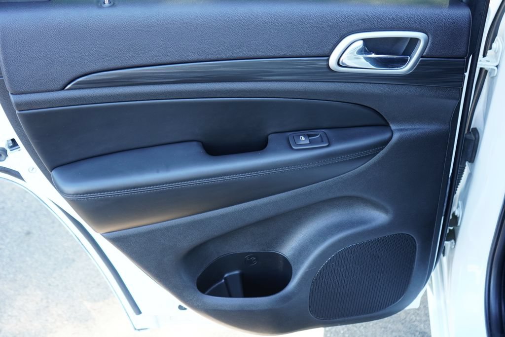 Used 2019 Jeep Grand Cherokee Altitude AWD/4WD image 28