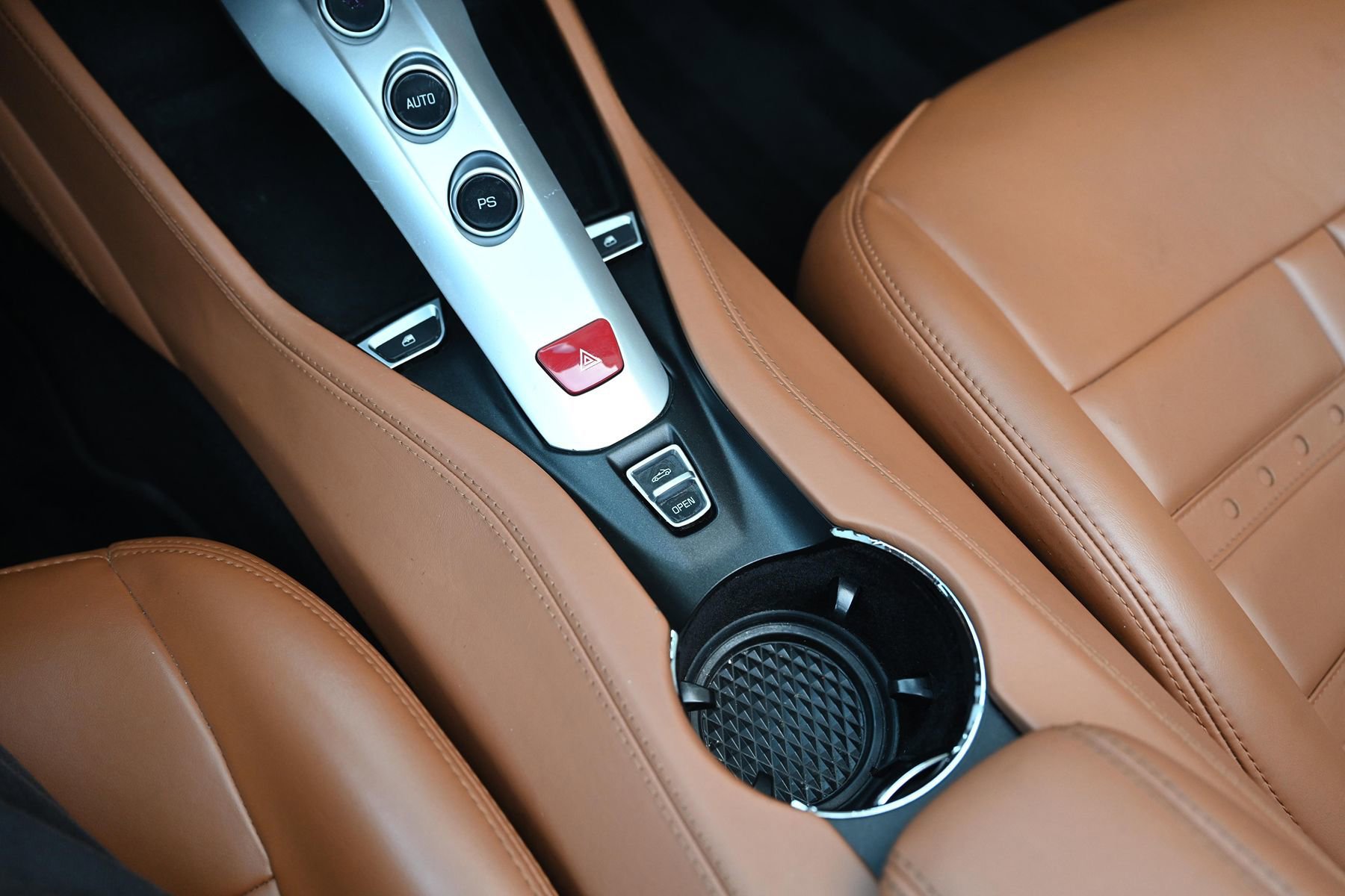 Used 2016 Ferrari California T RWD image 35