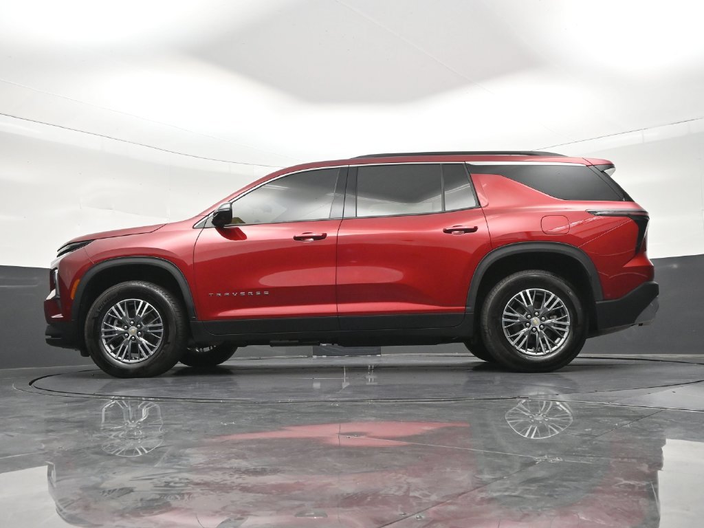 Used 2024 Chevrolet Traverse LT w/ Enhanced Driving Package FWD image 27