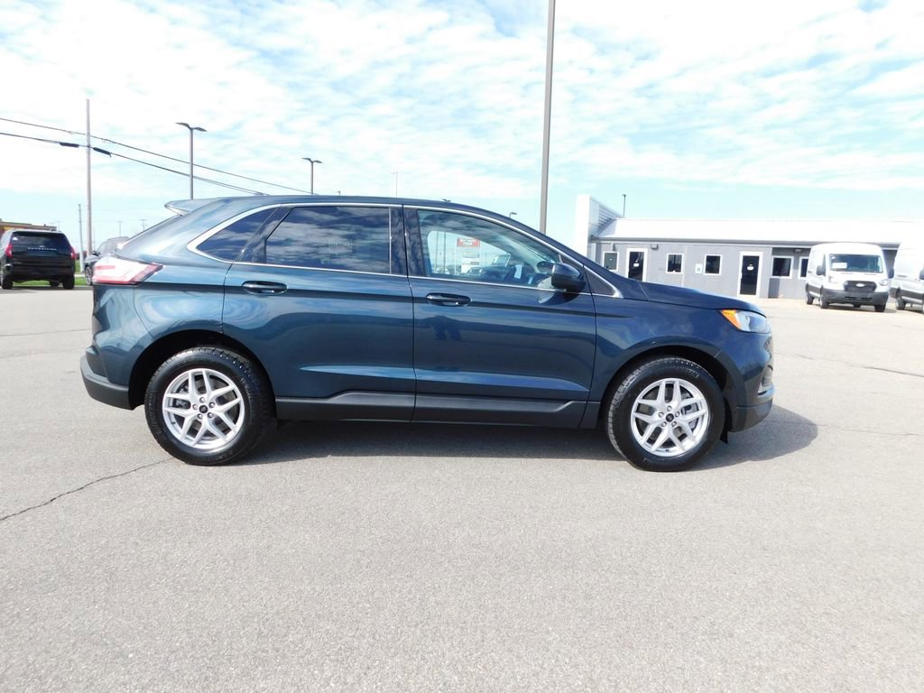 Used 2024 Ford Edge SEL w/ Convenience Package image 2