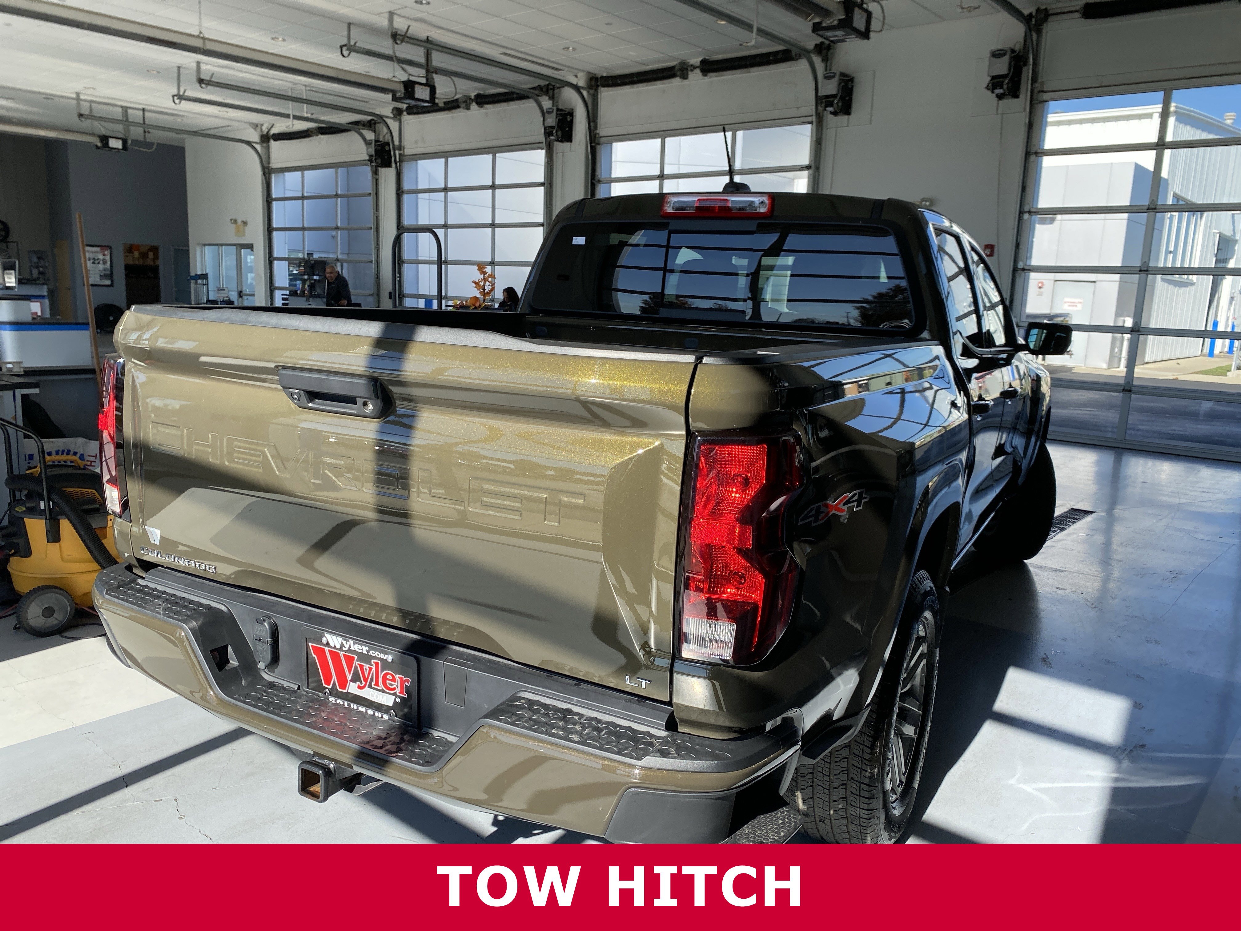 Used 2024 Chevrolet Colorado LT w/ LT Convenience Package image 4