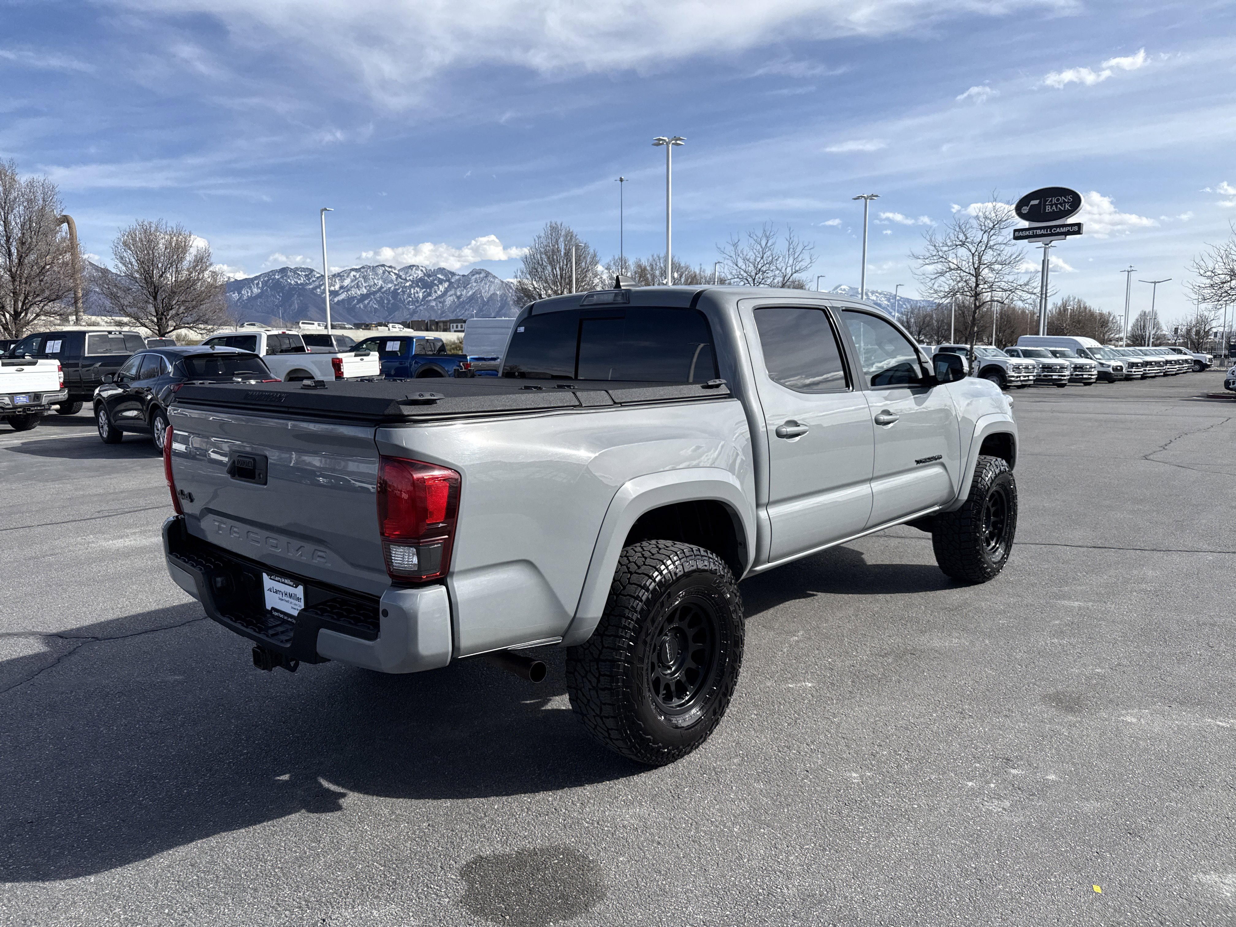 Used 2020 Toyota Tacoma SR5 image 5