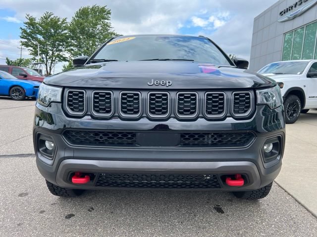 Certified 2024 Jeep Compass Trailhawk AWD/4WD image 2