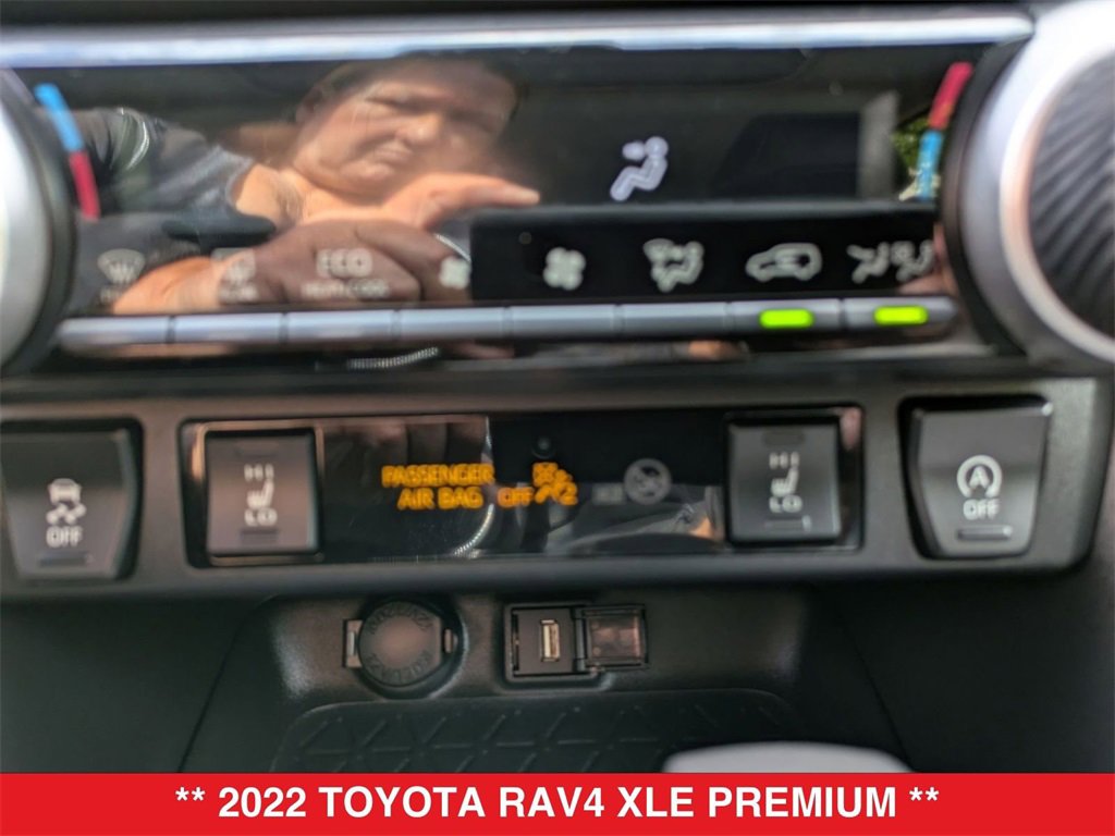 Used 2022 Toyota RAV4 XLE Premium image 55
