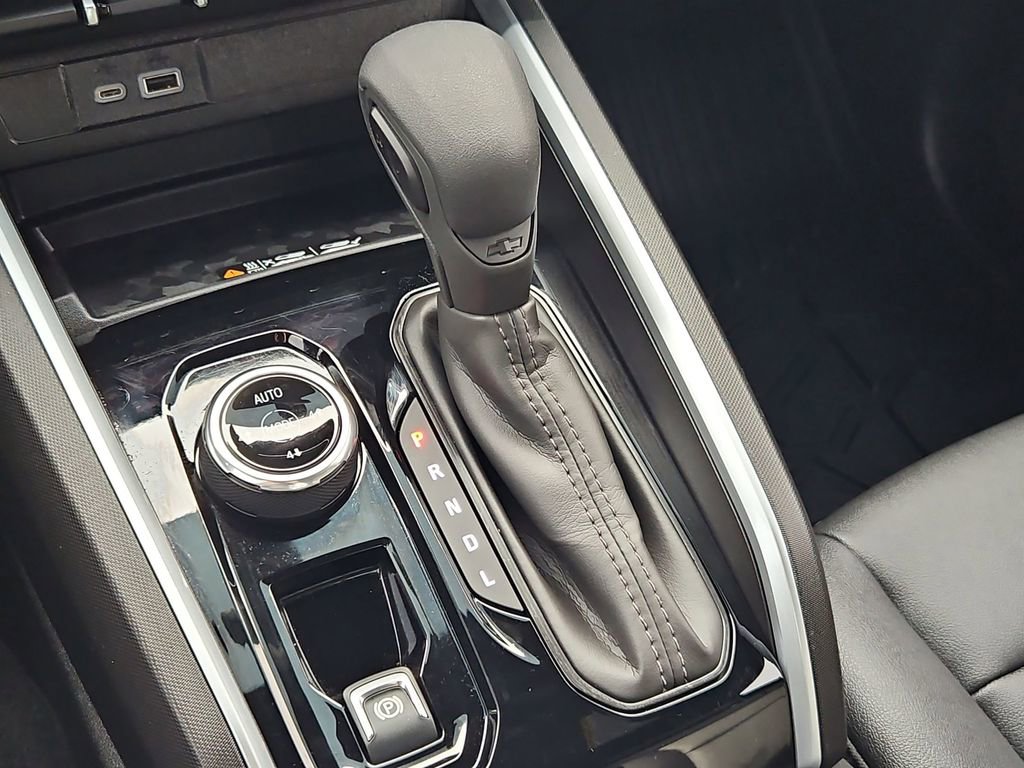 Used 2025 Chevrolet Colorado Trail Boss w/ Off-Road Front Bumper Package image 20