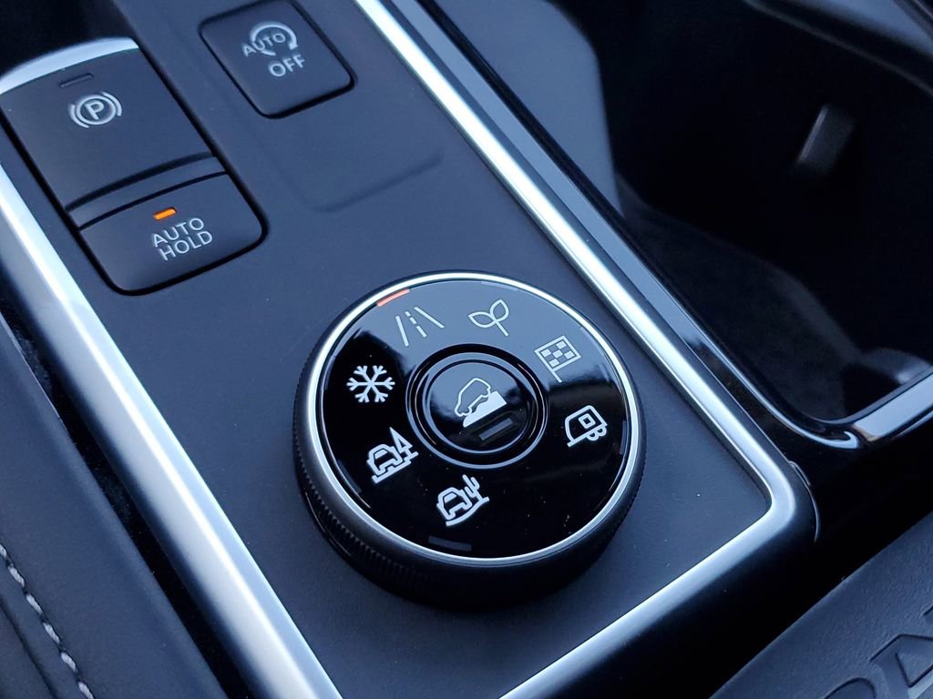 New 2026 Nissan Pathfinder SL image 30