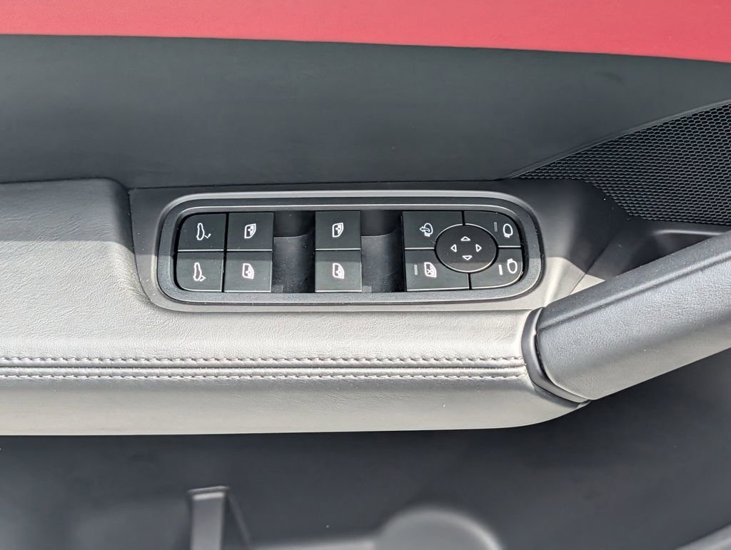Certified 2025 Porsche Cayenne GTS AWD/4WD image 16