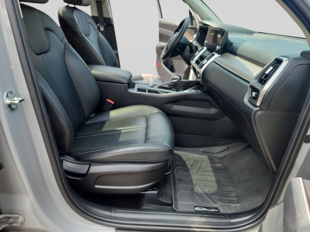 Certified 2023 Kia Sorento S w/ Panoramic Sunroof Package AWD/4WD image 17
