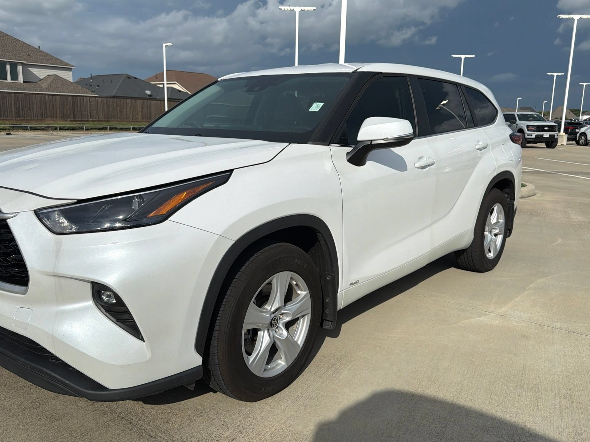 Used 2023 Toyota Highlander LE AWD/4WD image 7