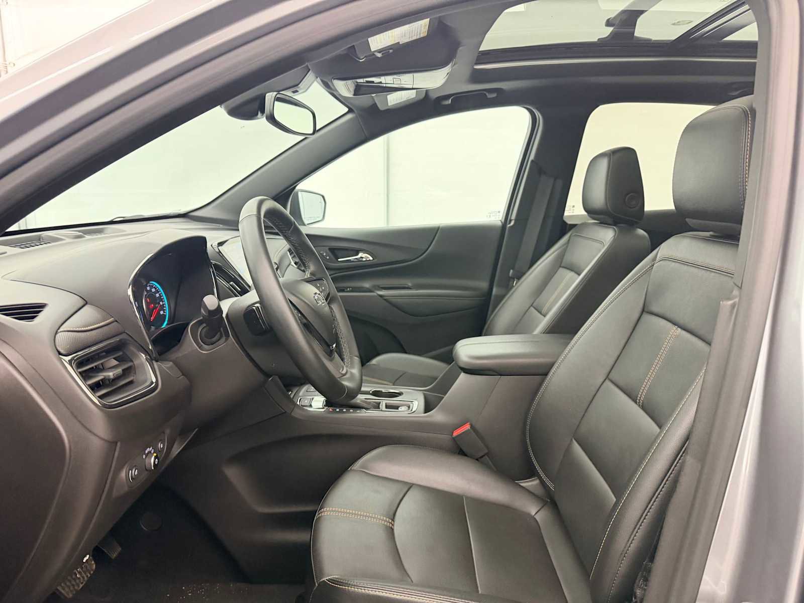 Used 2024 Chevrolet Equinox Premier image 17