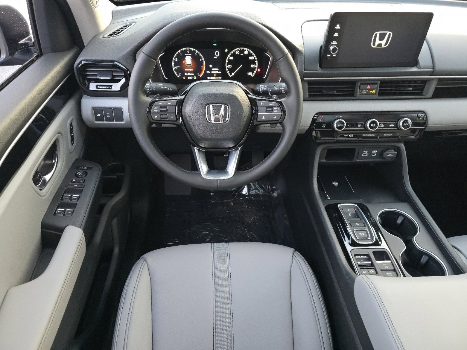 New 2025 Honda Pilot Touring image 32